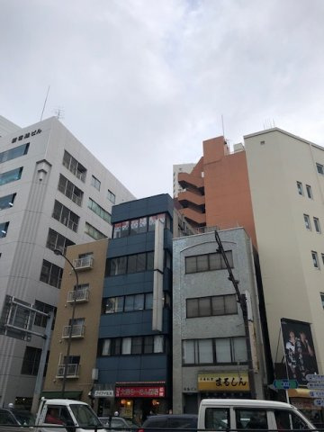 アイアイビルの外観