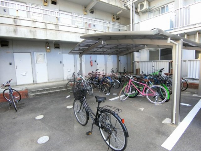アレグリア久留米のその他共用部分|広々とした自転車置き場があります