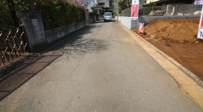 【前面道路含む現地写真】 | 栄町3丁目　全2区画