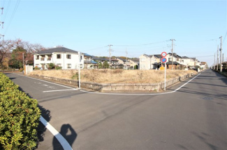【前面道路含む現地写真】