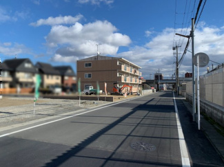 【前面道路含む現地写真】