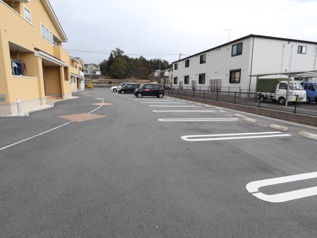 ストーンズ黒瀬yu Ⅰの駐車場