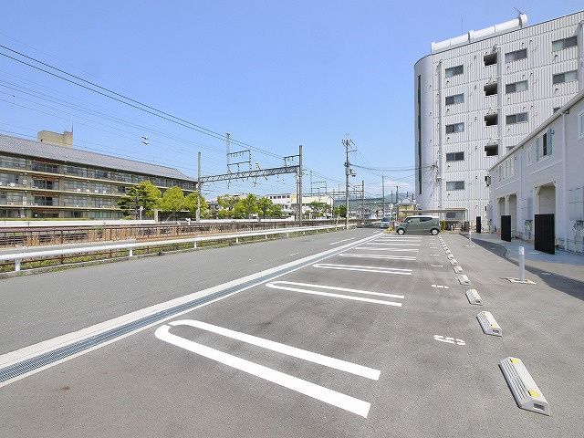 デーア　パラッツオの駐車場|カースペースがあります