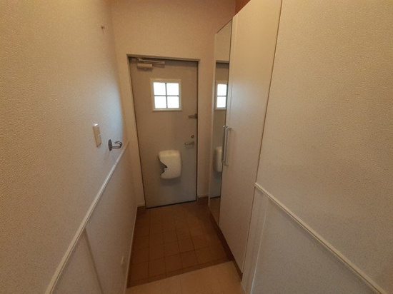 デーア　パラッツオの玄関|明るい玄関です