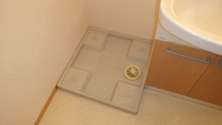 Ｉ.Ｓ.　ＶＩＬＬＡの設備|洗面所には室内洗濯機置場が有りますよ♪