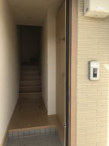 フローラ西浜の玄関
