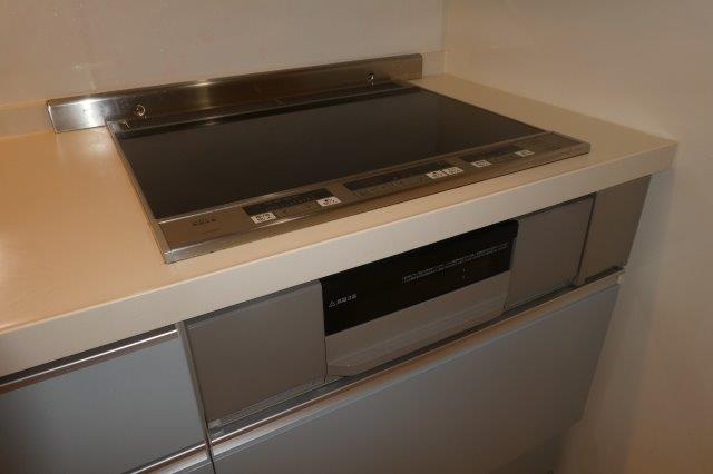 カトーナヴィラのキッチン|３口IHコンロ