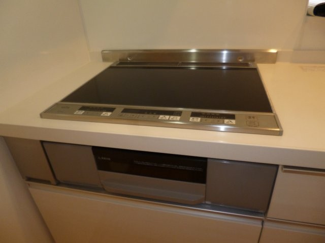 カトーナヴィラのキッチン|3口IHコンロ