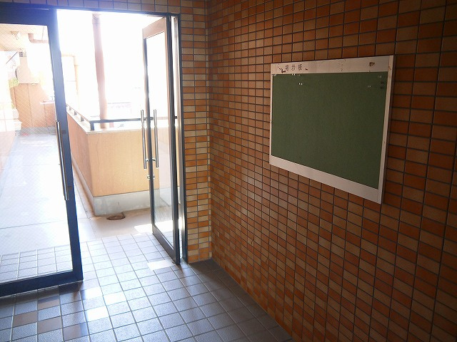 ロイヤルクリヨンのエントランス