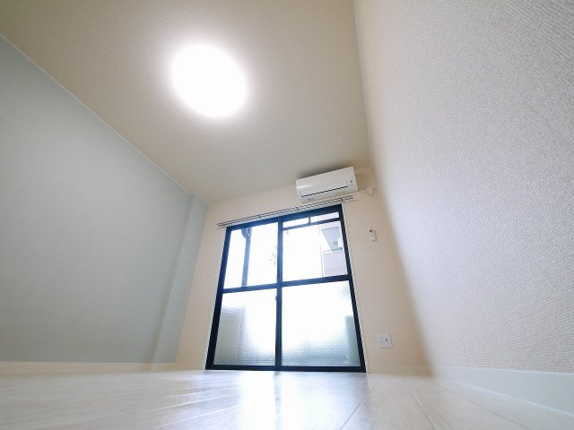 ロイヤルクリヨンの居間・リビング