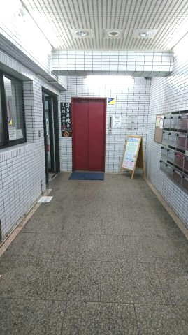 金子ダイヤモンドビルのエントランス