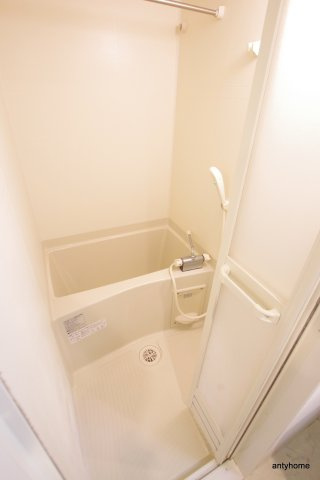 レジュールアッシュプレミアムツイン2　仲介手数料無料の浴室