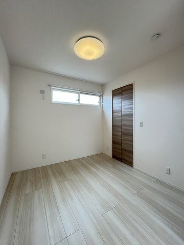 ville nouvelle（ヴィルヌーベル）Ⅱの洋室