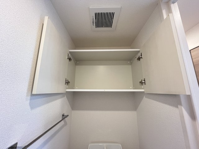 ville nouvelle（ヴィルヌーベル）Ⅱの駐車場