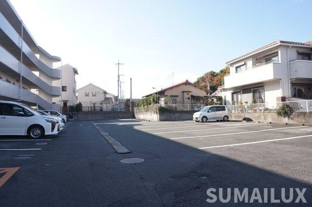 グランピア東稜の駐車場