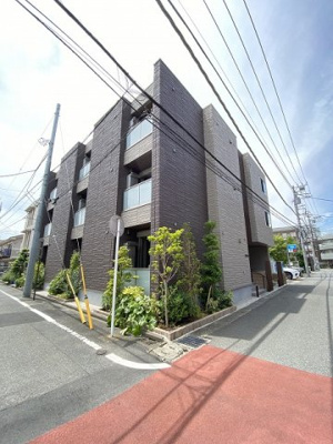 【外観】 | PHARE/ファーレ | 南武線・小田急線「登戸」駅まで徒歩5分！築浅の3階建てマンションです♪2沿線利用可能で通勤通学・お買物にも便利な立地です☆