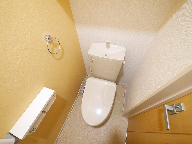 ハレ・コアのトイレ|落ち着いた色調のトイレです
