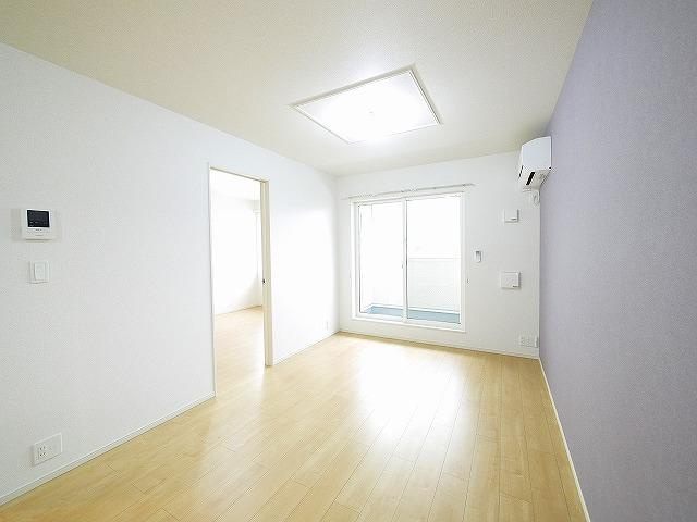 リバーサイド　インフィニティⅠの居間・リビング|おしゃれなリビングです