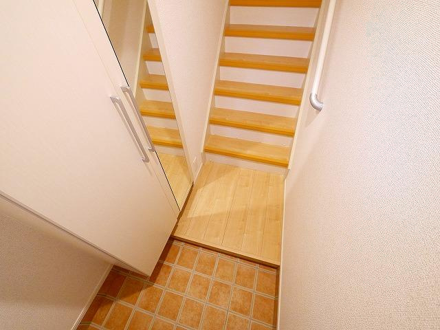 リバーサイド　インフィニティⅠの玄関|明るい玄関です