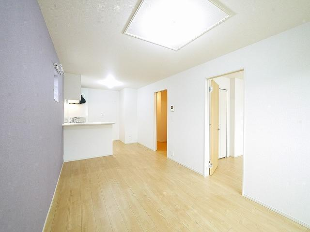 リバーサイド　インフィニティⅠの居間・リビング|ゆったりとしたリビングです