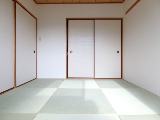 コンフォール東山の和室