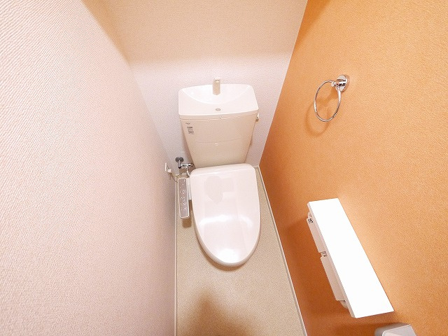 ハレ・コアのトイレ|落ち着いた色調のトイレです