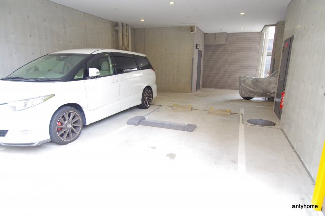 松ヶ枝町プライマリーワン　仲介手数料無料の駐車場