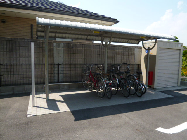 倉敷市老松町１丁目のアパートのその他共用部分|自転車置き場