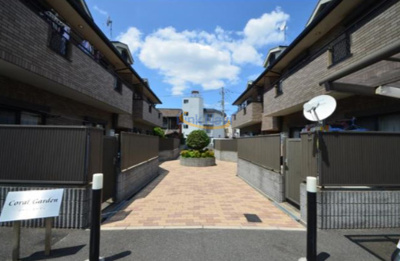 【エントランス】 | コーラルガーデンB棟