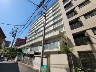 【外観】 | 鶯谷永谷マンション　鉄骨鉄筋コンクリート造の１０階建て！分譲タイプマンションで管理体制良好！鶯谷駅から徒歩４分・入谷駅から徒歩１０分の好立地！コンビニなど近くで買い物便利！