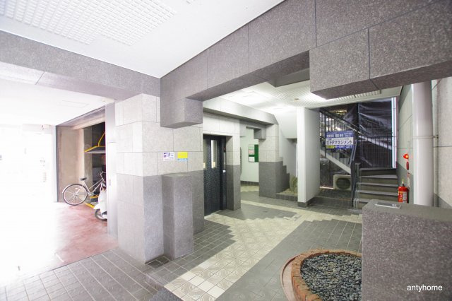 新大阪川島マンション　仲介手数料無料のロビー
