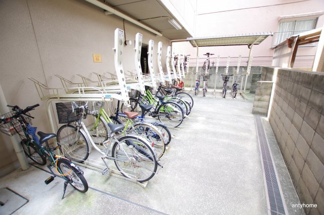 セイワパレス堂島シティの駐車場