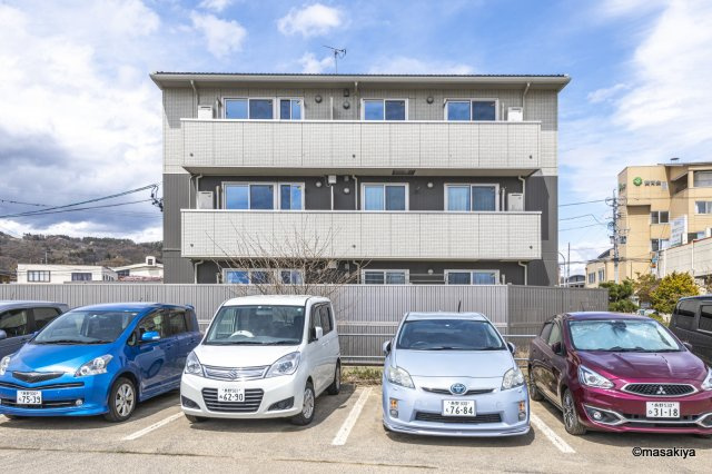 グランディールやまとの外観