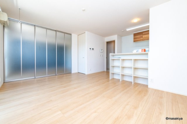 グランディールやまとの居間・リビング