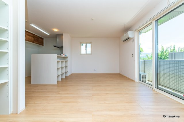 グランディールやまとの居間・リビング