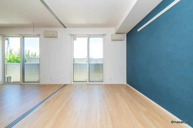 グランディールやまとの居間・リビング