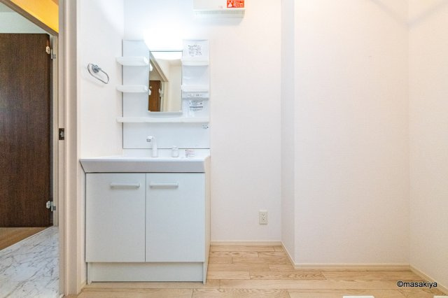 グランディールやまとの洗面所|洗面・脱衣　シャンプードレッサー付き。