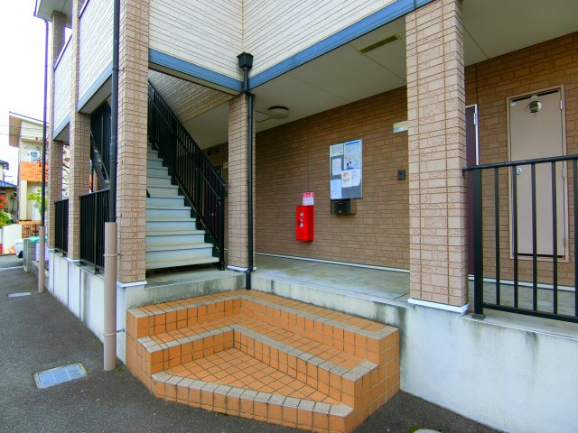 カンターレ鶯谷Ⅱ番館のエントランス