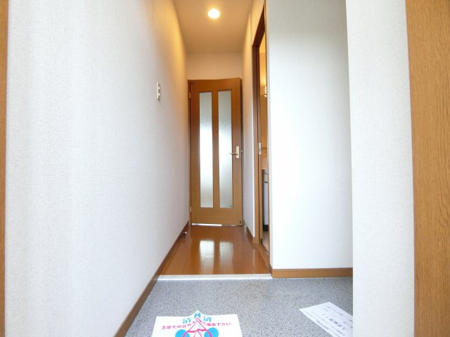 カンターレ鶯谷Ⅱ番館の玄関