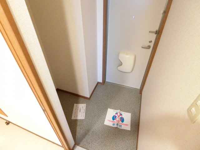 カンターレ鶯谷Ⅱ番館の玄関