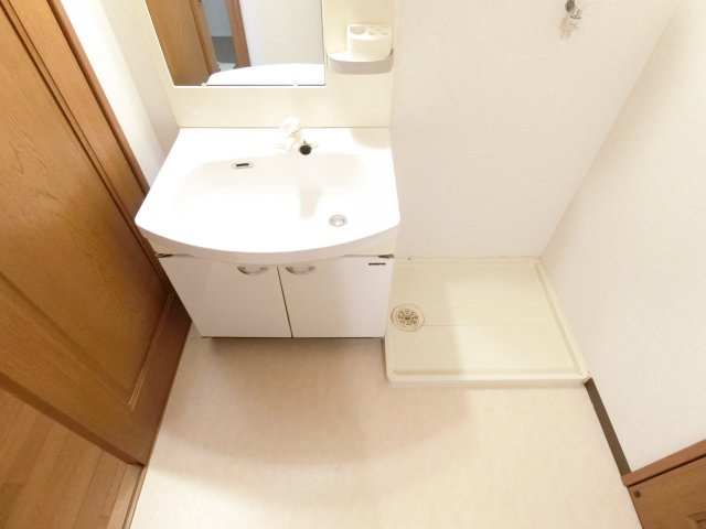 カンターレ鶯谷Ⅱ番館の洗面所