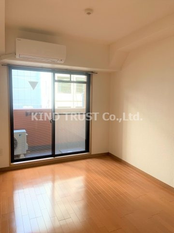 プレサンス梅田フロンティアの居間・リビング|使いやすいリビングです