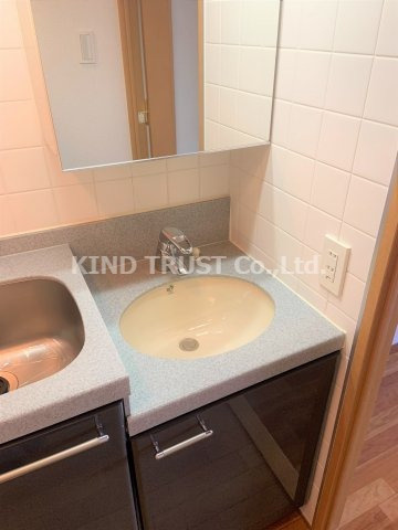 プレサンス梅田フロンティアの洗面所|広い洗面スペース