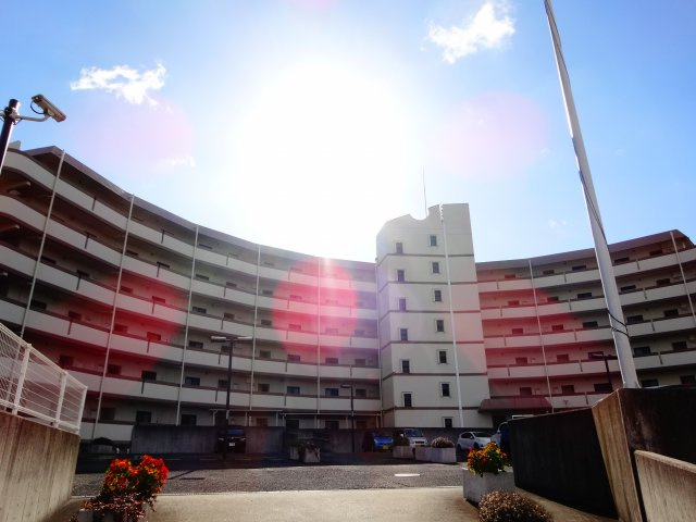 エスポアール岩根の外観