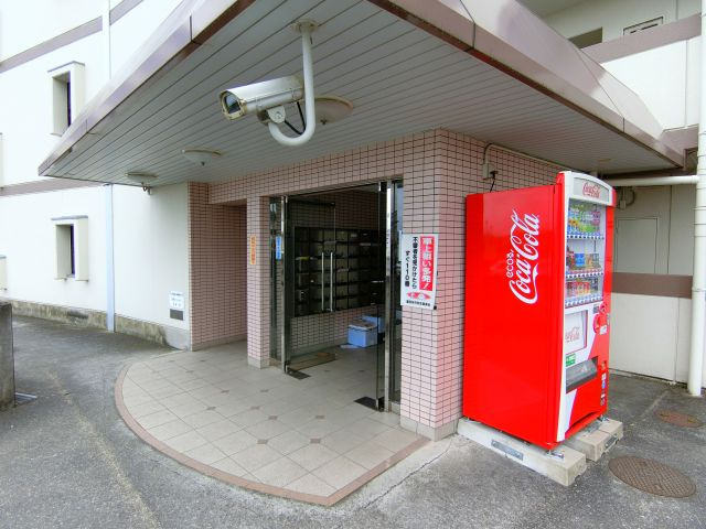 エスポアール岩根のエントランス