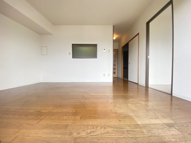 エスポアール岩根の居間・リビング