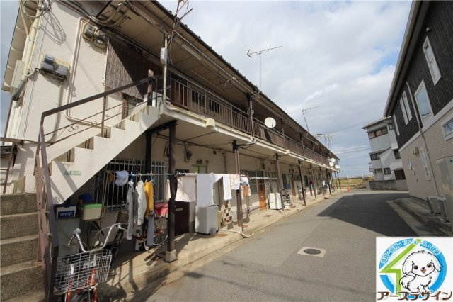 北王子荘2号館のエントランス