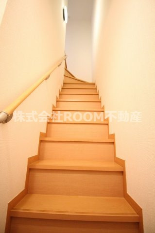 ヴィラ・モナリエールC棟の内装|明るい室内です