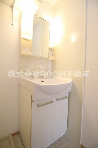 ヴィラ・モナリエールC棟の独立洗面台|独立洗面台です