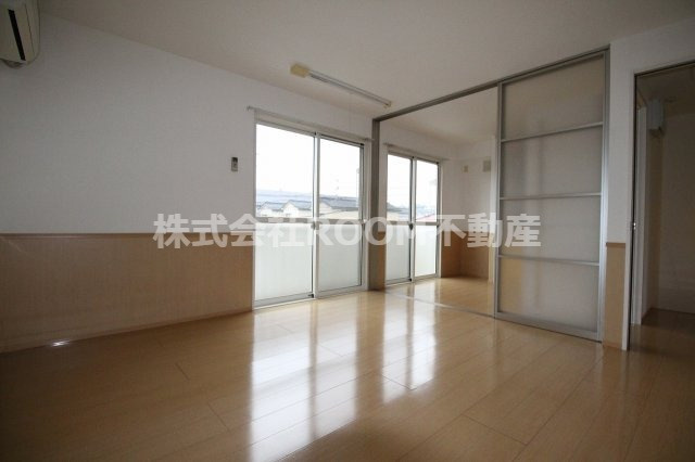 ヴィラ・モナリエールC棟の居間・リビング|ゆったり過ごせる居間です